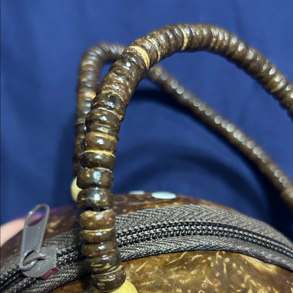 Coconut Clutch - Picture 5 of 10